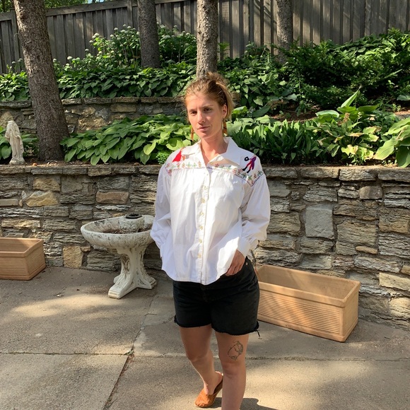 Embroidered blouse - Picture 3 of 5